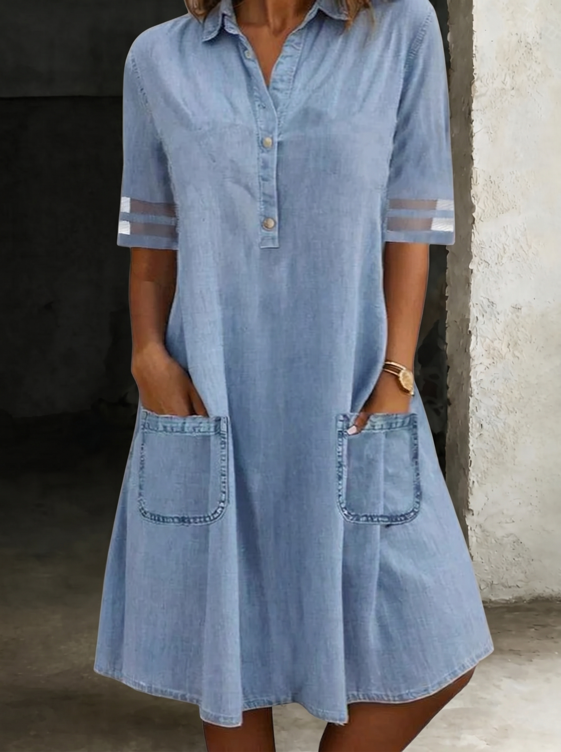 Lucía - Robe en jean qui met en valeur la silhouette