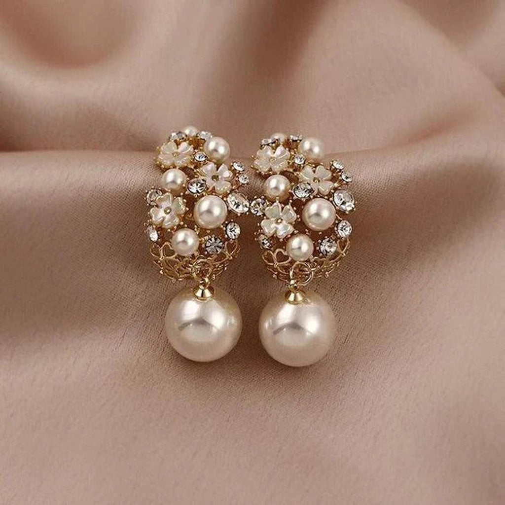 Boucles d'Oreilles en Perles avec Design de Fleur Élégante