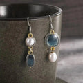 Boucles d'oreilles en perles avec pierre bleue vintage