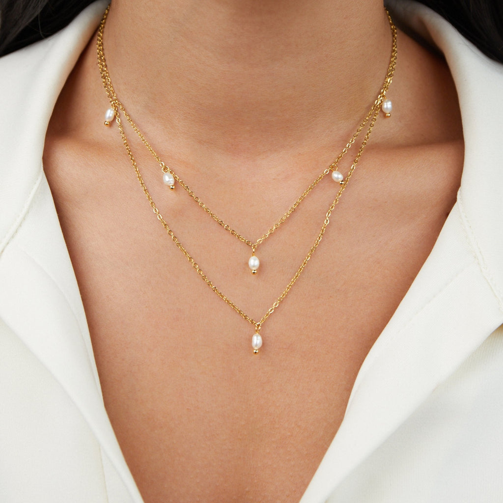 Collier Multicouche avec Gouttes de Perles