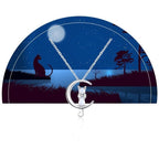 Collier en forme de demi-lune et chat avec pierre de lune